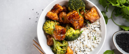Personalized menu and nutritious dining options for residents